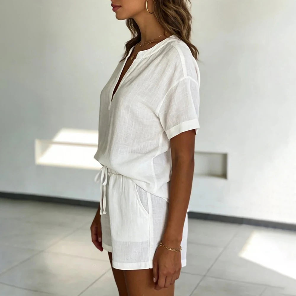Damen Freizeit-Set aus Baumwolle mit V-Ausschnitt und Shorts