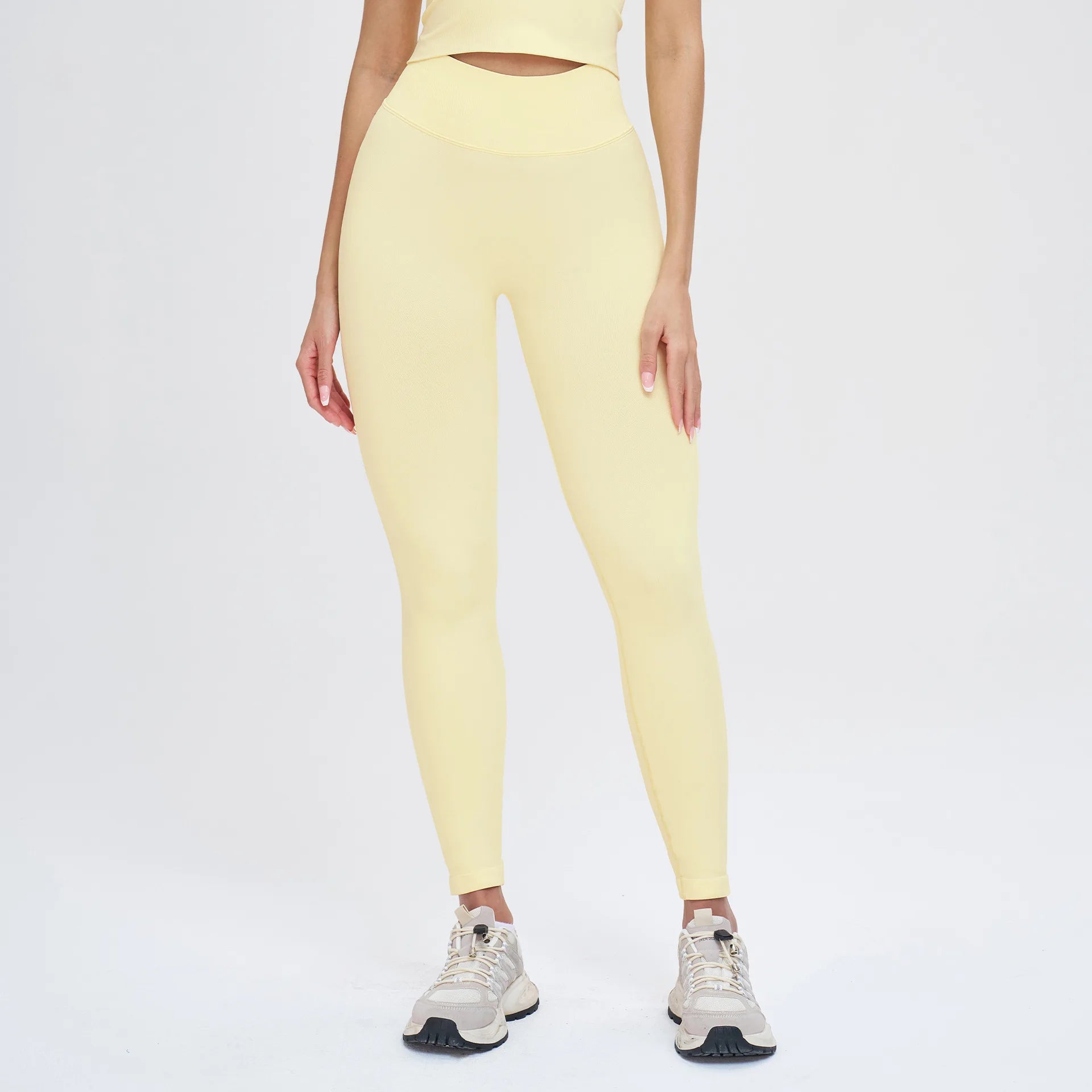 Seamless Scrunch Yoga Leggings — No T-Line, High Waist, Quick-Dry Activewear for Women