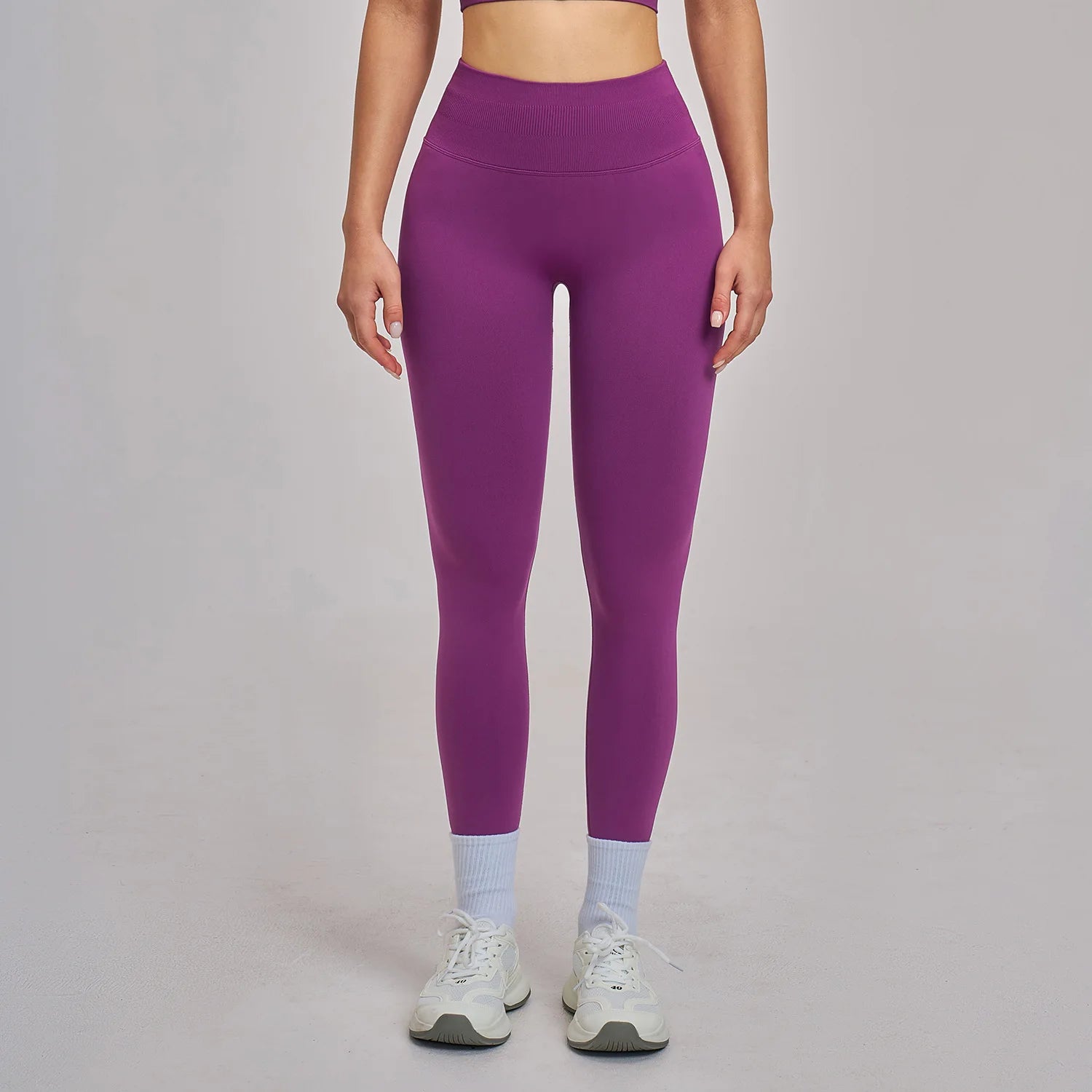Seamless Scrunch Yoga Leggings — No T-Line, High Waist, Quick-Dry Activewear for Women