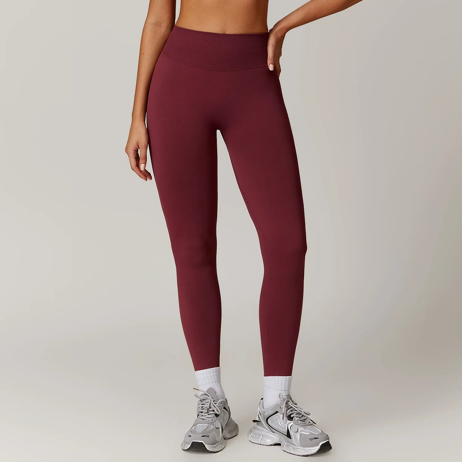 Seamless Scrunch Yoga Leggings — No T-Line, High Waist, Quick-Dry Activewear for Women